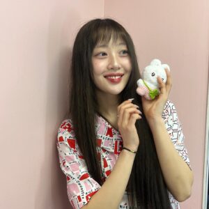 Ha Soo-young Instagram - 안녕 행복했던 생일 🧚🏻‍♂️ 고마워 엥두들아아아 🍒