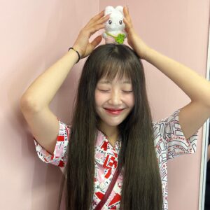 Ha Soo-young Instagram - 안녕 행복했던 생일 🧚🏻‍♂️ 고마워 엥두들아아아 🍒