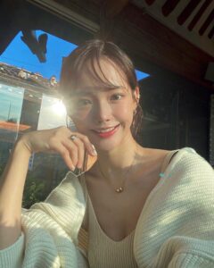 Ha Yeon-soo Instagram - 어느샌가 가을.🍵