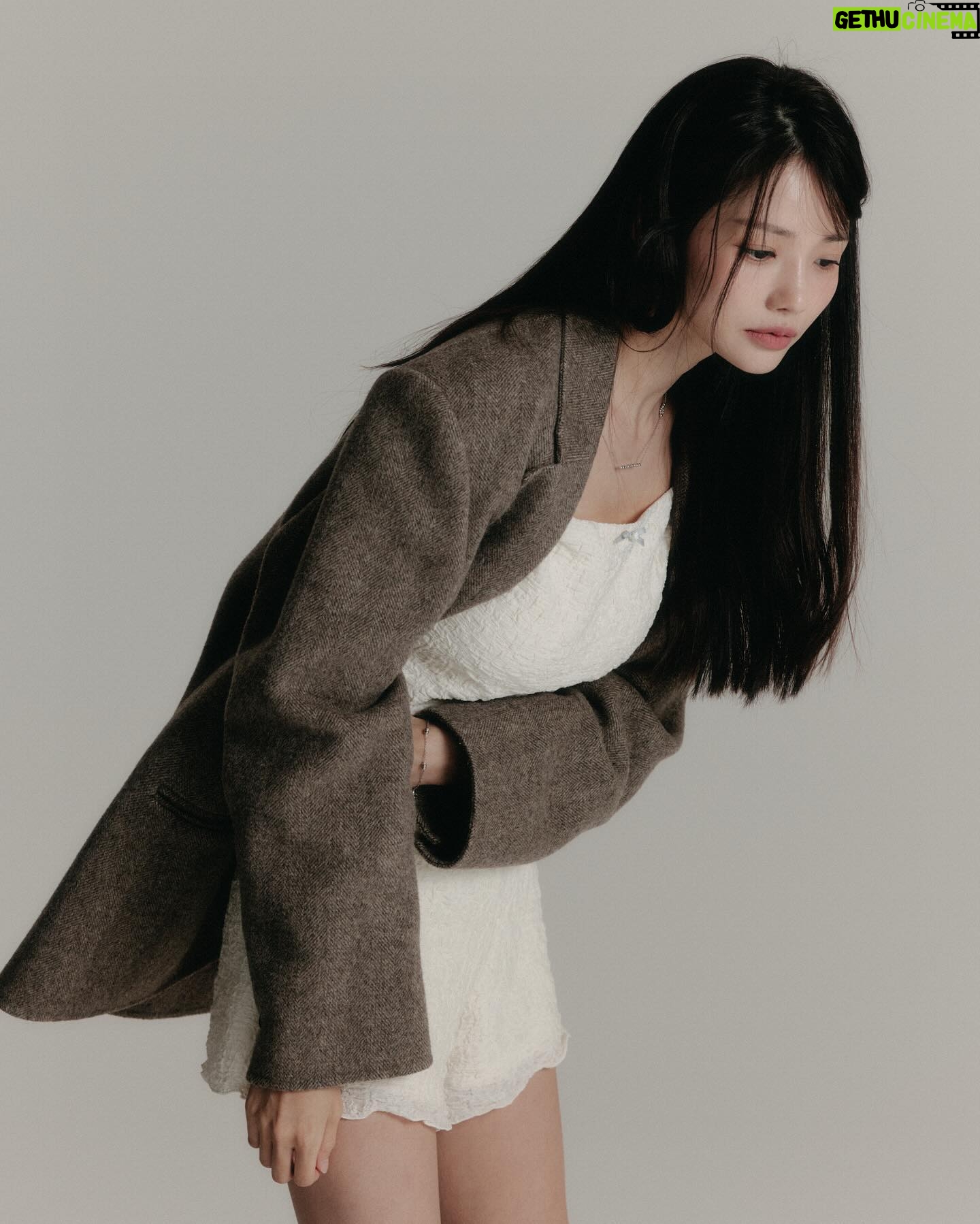 Ha Yeon-soo Instagram - 2024 New profile 🩵 Photo @leesoohwan_ Make up @aluu_sooji Hair @aluu_yelee
