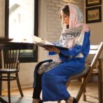 Hadis Fouladvand Instagram - هميشه افراد ساكت را دوست داشته ام هيچگاه نميفهمى در حال رقصيدن در روياى خويشند و يا سنگينى بار هستى را به دوش مى كشند.... @farhadnajdadphotography @f.jcollection @zao.makeup.ir