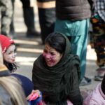 Hadis Fouladvand Instagram - کودکان به ندرت به آینده فکر میکنند... این معصومیت باعث می‌شه بتونن از چیزهایی که بزرگسالان به ندرت از اونها لذت می‌برن، لذت ببرن. روزی که ما از آینده ابراز نگرانی می‌کنیم روزی است که کودکی رو پشت سر می‌گذاریم... اما هیچ وقت برای داشتن یک دوران کودکی شاد دیر نیست... عکسها از مراسم تولدم در منطقه محروم ، خیریه همنمک #حدیث_فولادوند #تولد #تولدم #کودک #کودکانه #شادی #معصومیت #آینده #لذت #امید #بزرگسالان #نگرانی