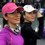 Hadis Fouladvand Instagram - صبح جمعه بعد از ورزش با مربى جان 💪🏻💪🏻💪🏻 @Aadliclub @mona___rahnama @mona_coach