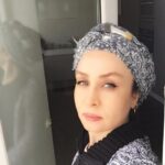 Hadis Fouladvand Instagram - 🌸🌸🌸از پنجره من در بهار می نگرم که عروس سبز را از طلسم خواب چوبینش بیدار می کند. من و جام خاطره را،و بهار را ..... شاملو