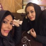Hadis Fouladvand Instagram - تو ترافيك گير كرديم به كارمون نرسيديم عوضش اومديم رستوران🍕🍕🍟 #حديث_فولادوند #پرستو_صالحی