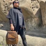 Hadiseh Tehrani Instagram - . @k.h.leather . . تاریخ انجام پروژه ۱۵/۵/۱۴۰۱ Outdoor photo shooting for new brand Luxury handcraft leather design by : @kianmoghadamofficial 📸 : @raminrastad . برند چرم دست دوز کیان مقدم . #چرم #مدل #چرم_طبیعی #مدلینگ #برند #leather #model #brand #handcrafted #leathercraft #hype