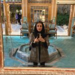 Hadiseh Tehrani Instagram - . می‌شناسمت چشم‌های تو میزبان آفتاب صبح سبز باغ‌هاست #شفیعی_کدکني 💫🍀 . @moshir_al_mamalekgardenhotel 🕊️ . #poetry #sun #hotel #memory #art #nostalgia
