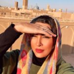 Hadiseh Tehrani Instagram - . نه آغازی وجود دارد و نه پایانی تنها چیزی که وجود دارد شور ‌ِ بی پایانِ زندگی ست … . . فدریکو فلینی 💚 . #هنر #art #actress #life #hadisehtehraniofficial