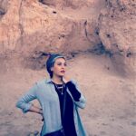Hadiseh Tehrani Instagram - ماه بالای سر تنهایی است … . #حدیثه_تهرانی #کویر #سفر #ماه #تابستان #آسترولوژی . 📷 @miladfarhoodi 🌟