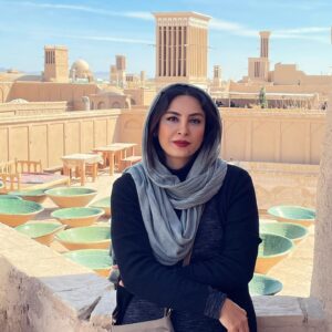 Hadiseh Tehrani Instagram - .
در سرزمین من خار نکار،
شاید فردا پابرهنه به دیدار من آمدی …
.
#غاده_السمان 🕎
.
#relationships #love #art #hadisehtehraniofficial