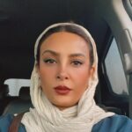 Hadiseh Tehrani Instagram - . من باید میرفتم با قطاری که برام آخرین گلوله ی آخرین خشاب بود … . 💙🤍 . #actress #حدیثه_تهرانی #art