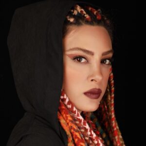 Hadiseh Tehrani Instagram - .

 

اما اگر هیچ چیز
نتواند ما را از مرگ برهاند
لااقل "عشق"
از زندگی نجاتمان خواهد داد ...

#پابلو _نرودا💝
.
اين روزا بيشتر از همه به چي فكر مي كنيد تو تنهايي هاي خودتون ؟ 
.
Makeup:@elnaz.jafarifazel💚
Hairstyle:@baftmo_dreadlocks_neda💙
Photo:@portraitbyhaniyeh1💜