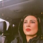 Hadiseh Tehrani Instagram - . ما وارثان دردهای بیشماریم ما گریه های چشم های انتظاریم ما سرزمینی دور و تنها در غباریم ما چیزی بغیر از غم بغیر از هم نداریم ما حسرت یک خنده دنباله داریم ما خسته از این روزهای بی قراریم 🤍🤍 @alireza_ghorbani @hoseinghiasi . #trip #spring #rainy