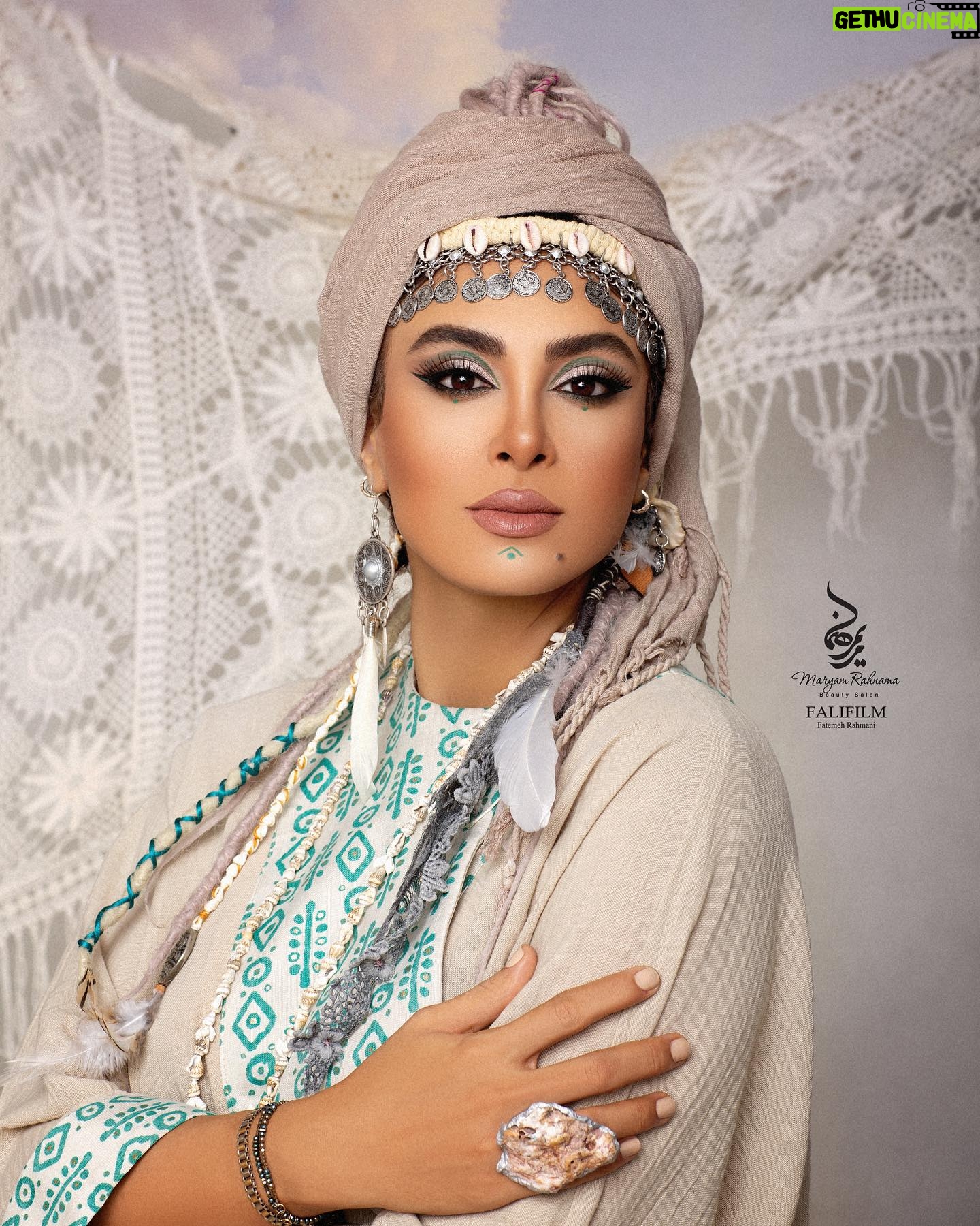 Hadiseh Tehrani Instagram - 🤍🩶🤍🩶🤍🩶 . Beauty salon : @maryamrahnamabeauty Makeup : @maryamrahnama__ Hairstyle & Accessorie : @nioushaasghari Dress designer : @elhamheydari.design Photography : @falifilm Handpan: @adeia.handpan @adeia.handpan . #art #actress #model #makeup #hot