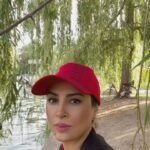 Hadiseh Tehrani Instagram - . سکوت … سرشار از ناگفته هاست … 🌙 . #دلتنگی #پیاده_روی #walking #homesick #hadisehtehraniofficial