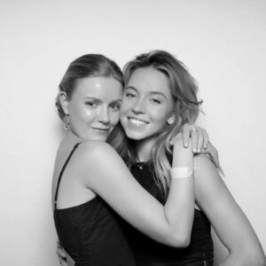 Hadley Robinson Instagram - Still on Australian time.