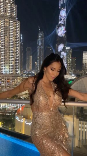 Hagda Prata Instagram - Pronta pro meu jantar de aniversário 🎂🥳 gostaram? 

Prête pour mon dîner d’anniversaire 🥳🎂 Vous aimez?