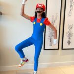 Hagda Prata Instagram – É muito uma mini eu 😍 Sophia foi pro Halloween da escola com a minha fantasia do ano passado, como da pra ver na última foro.

Agora tudo meu já cabe nela gente, roupa e sapato. Eu não tô dando conta desse crescimento tão rápido, ela só tem 11 anos 😅🫢 Vai mais devagar, pelamor! 

#mario #supermario #mariobros #nintendo