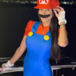 Hagda Prata Instagram – É muito uma mini eu 😍 Sophia foi pro Halloween da escola com a minha fantasia do ano passado, como da pra ver na última foro.

Agora tudo meu já cabe nela gente, roupa e sapato. Eu não tô dando conta desse crescimento tão rápido, ela só tem 11 anos 😅🫢 Vai mais devagar, pelamor! 

#mario #supermario #mariobros #nintendo