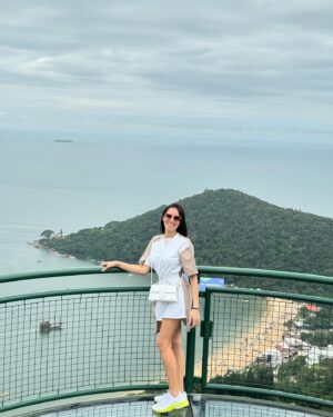 Hagda Prata Instagram - Obrigada, Brasil. Você foi maravilhoso, como sempre ❤️🇧🇷

Pra não dizer que eu não posto nada, tá aí um pedacinho do que foi esse nosso tempo gostoso, em família. Fazia muito tempo que eu não passava o Natal no Brasil, foi maravilhoso. Já tô com muitas saudades 🥹