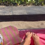 Hagda Prata Instagram - Nossa temporada em Canggu (se pronuncia “Tchangu”) tá acabando, depois vamos para uma outra ilha que fica a mais ou menos 1h daqui. Canggu é cidade de praia, bem diferente de Ubud, que tem muita floresta e não tem praia. Aqui nós até fizemos aula de surf 🏄‍♀️ , e acho que vamos fazer de novo pq a gente amou. Nossas férias em Bali ainda estão só no começo, nos programamos pra ficarmos 1 mês aqui e ainda não tá nem na metade 🥰