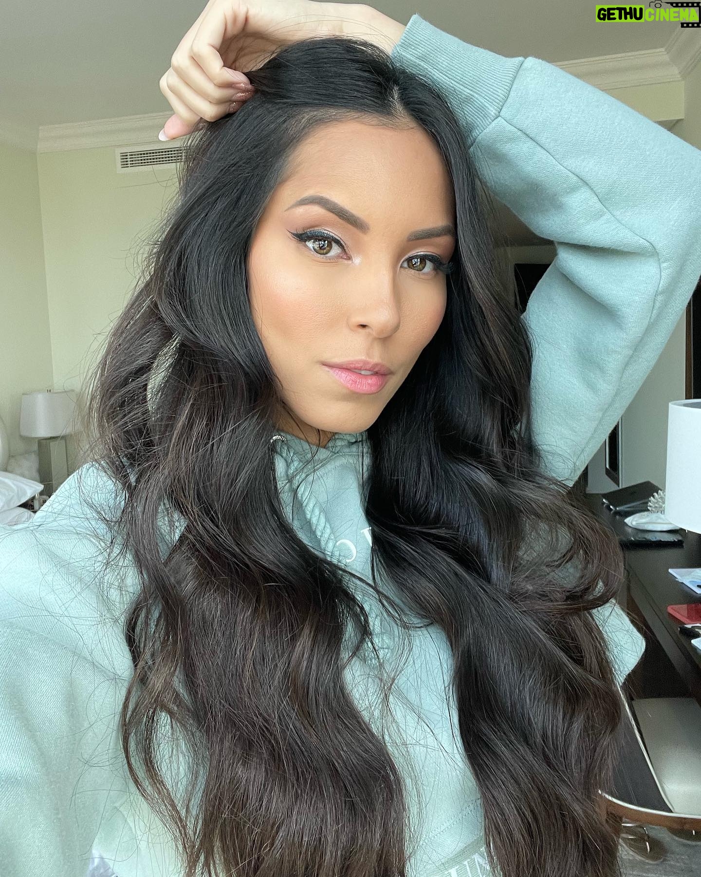 Hagda Prata Instagram - Só eu que né acho de cabelo ondulado? 🥰Vcs preferem o cabelo de vocês liso ou ondulado?