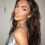 Hailee Keanna Lautenbach Instagram - You thought we were done with photos from this night well GOTCHAAAAA! I mean they’re just too good @hannahjaclynmakeup @jinjubaehair @hannahhhmcdowell yes I photoshopped the first photo so it wasn’t the same dress on my feed 😎😎 HAVE TO GET THIS CONTENT OUT B4 FESTYYYY CONTENT TOMORROW
