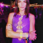 Hailee Keanna Lautenbach Instagram - Instead of hot dogs, the vendors who stand outside should sell sweatshirts cause people were putting on trash bags by the end of the night (actually there’s no hot dog salesmen out there but FREE BIZZ ADVICE GO SELL SWEATSHIRTS)