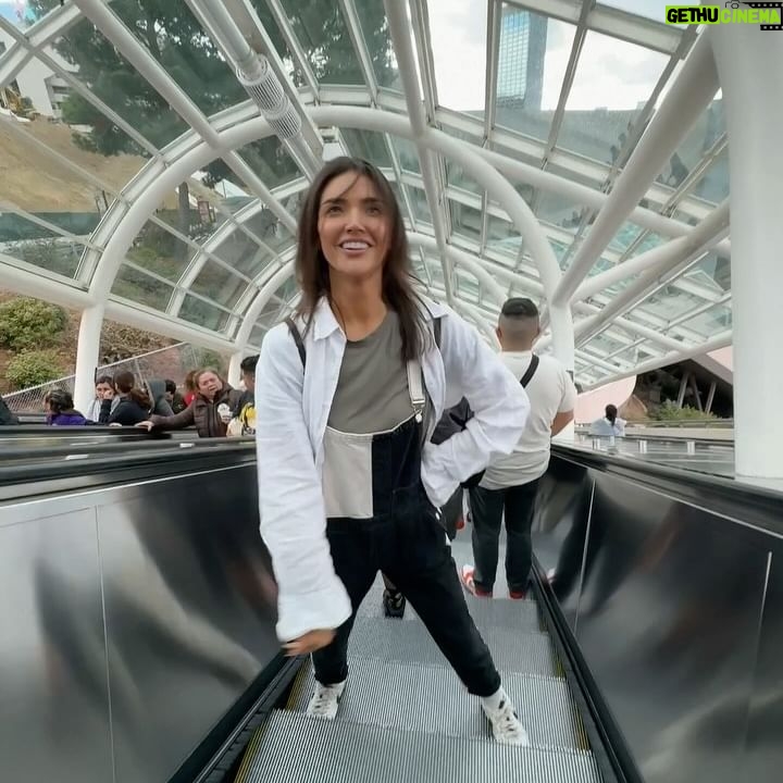 Hailee Keanna Lautenbach Instagram - TFW he grabs your ankle and says “whoa so smooth” then you melt because all those long showers full of exfoliation and shaving and lasering paid off :,)