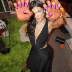 Hailee Keanna Lautenbach Instagram - ⚠️WASH YOUR HANDS AFTER SLATHERING ON SELF TANNER EVEN THOUGH YOURE LIKE BUT IF I WASH MY HANDS THEN I HAVE TO FIGURE OUT HOW TO PUT THE TANNING LOTION ON TOP OF MY HAND AND THAT SEEMS HARD SO I WILL JUST WIPE MY PALMS ON THIS WET TOWEL⚠️ hehe just a quirky gal! I said Abbey, can you make me Model House nails? She said DONE, ma’am. And here they are #modelhousemovie