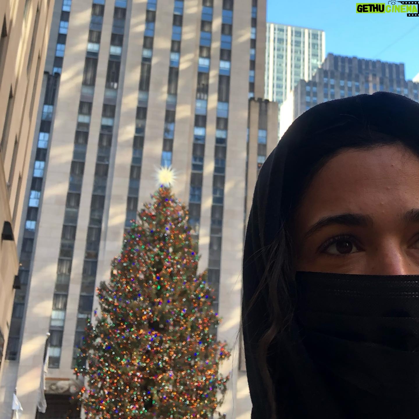 Hailey Gates - 2.7K Likes - Merry merry