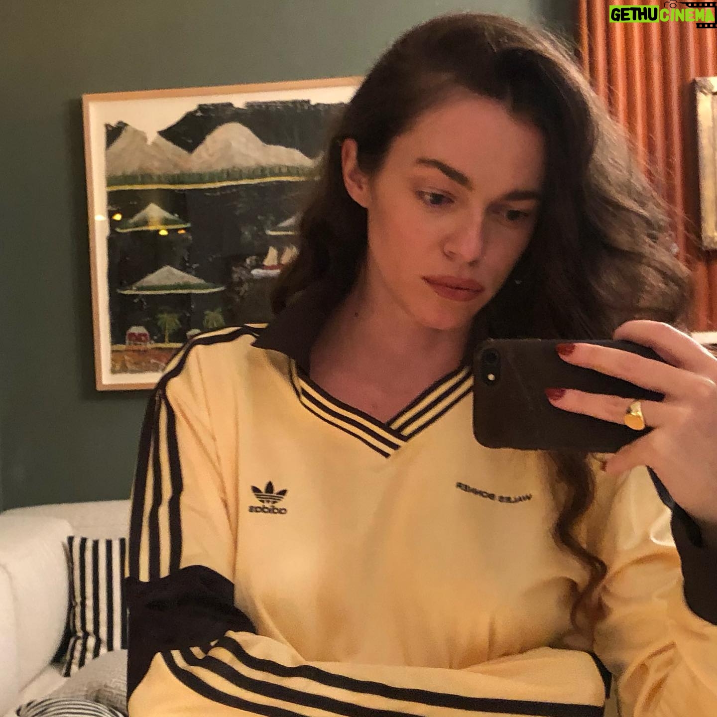 Hailey Gates - 2.7K Likes - Merry merry