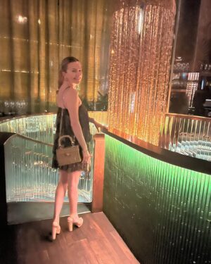 Hale Caneroğlu Instagram - Bir “Aile Tatil Post”’u için hiçbir zaman geç değil #dubai #aileherşeydir