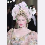Haley Bennett Instagram - V asked why I never shared this with her and she is obsessed and asked why I can’t look like this all the time 🥸🤓😂 The Pre-Raphaelite for the met ball one year @garrennewyork @alice___lane