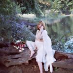 Haley Bennett Instagram - Happy Mother’s day UK Since becoming a “mumma” my perspective on so many things have transformed. I was awakened. Sending love to all the mothers out there, doing their best. Motherhood can be so challenging but the reward is far greater than the sacrifice. I am filled with gratitude. I am grateful to be the recipient of my daughters love VW is such an open, generous affectionate soul, yet with love, fearlessly stands her ground. V is the greatest blessing to me. Thank you to Joe for being such a wonderful father, even in your long absences. The support you provide your family, allows me to be a better mother. I hold so much love and gratitude. Ive always told V, the love you give is the love you receive. We teach our children how to love. Through example. As leaders. Every choice, every moment, is defined by this for me. Lets all be a little kinder. Nurture the child in you,too. The child in us all. These kids are the future. The seeds we plant today…