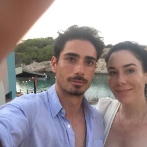 Halina Reijn Instagram - Daniel en ik willen via deze weg laten weten dat we onze romantische relatie al een tijd geleden hebben beëindigd, en als heel dierbare vrienden verder zijn gegaan.

Bij deze nog een laatste tripje down memory lane😻

@danielderidder ❤️