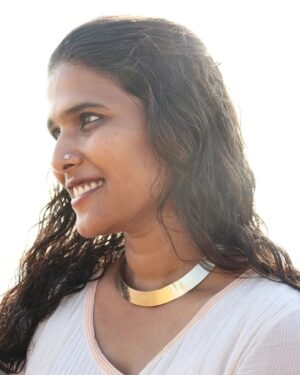 Halitha Shameem Instagram - @halithashameem ⭐🌻

#myfavoritehuman #portraits #smile #photoshoot #celebrityclicks #halithashameem #halitha #women  #director #kollywood #minmini #sillukarupatti #loners #photos #photography #paviphotography