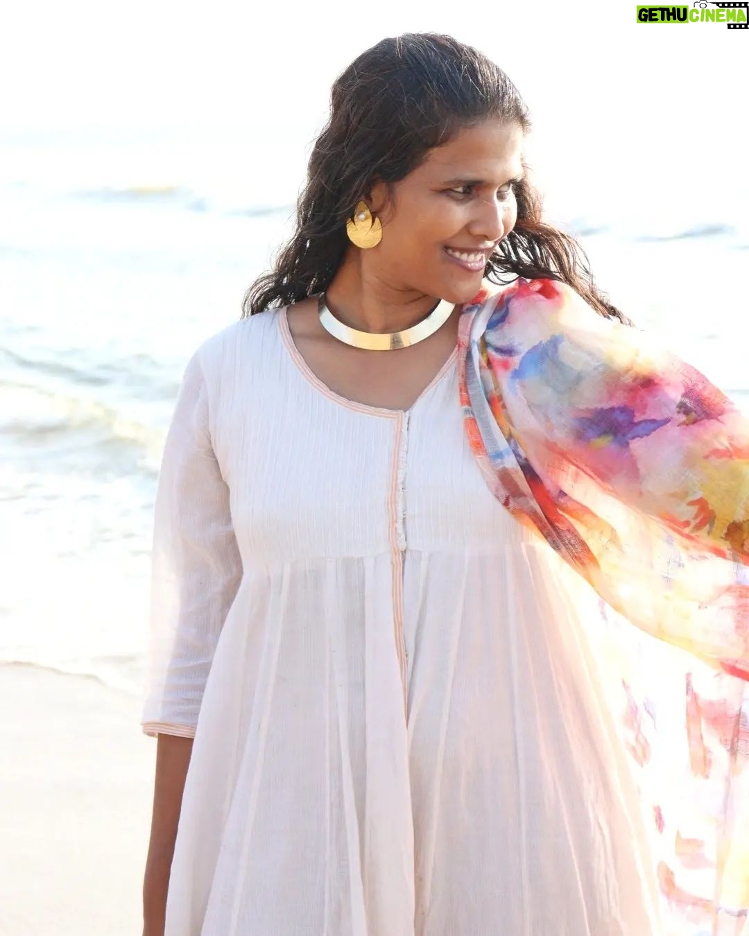 Halitha Shameem - 2.1K Likes - @halithashameem āš»
#myfavoritehuman #portraits #smile #photoshoot #celebrityclicks #halithashameem #halitha #women #director #kollywood #minmini #sillukarupatti #loners #photos #photography #paviphotography