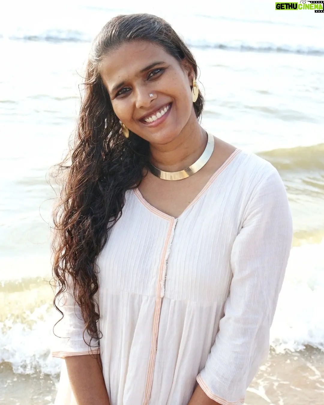 Halitha Shameem - 2.1K Likes - @halithashameem āš»
#myfavoritehuman #portraits #smile #photoshoot #celebrityclicks #halithashameem #halitha #women #director #kollywood #minmini #sillukarupatti #loners #photos #photography #paviphotography