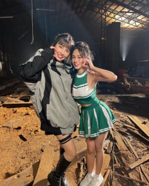 Hami Chiang Instagram - 臉塗黑黑🖤 心卻暖暖的一天

腳本好有趣、山君 好可愛、客戶好親切
謝謝眾甫.Jane找我來當 啦啦隊😍

 #健身 #運動女孩 #拳擊 #穿搭 #テニス #sport #sports #sportgirl #fitness#boxing #健身房#台北景點 #japan #taiwan #啦啦隊 #峮峮 @nobeleye.com.tw