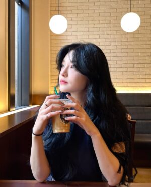 Han Chae-kyung Instagram - 👻