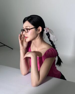Han Chae-kyung Instagram - ☀️ 💝 🤓