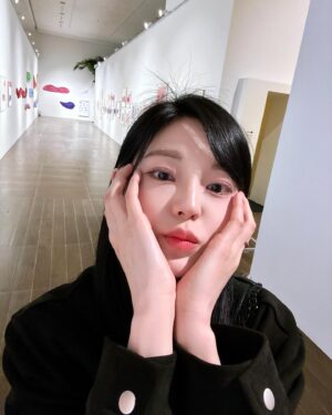 Han Chae-kyung Instagram - 제주에서 생일에서 행복에서