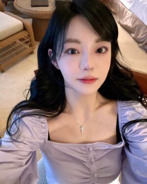 Han Chae-kyung Instagram - 제주에서 생일에서 행복에서