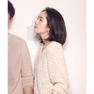 Han Ga-in Instagram - 네 ~~둘이 사겨여 ♡♡♡커플스타그램 .
