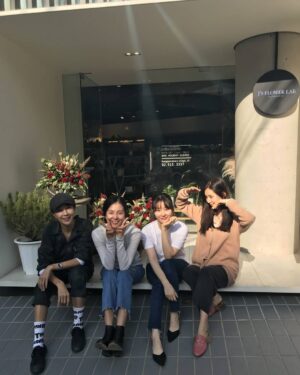 Han Geu-ru Instagram - 🌷