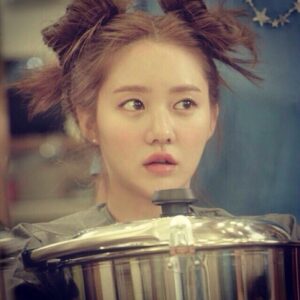 Han Geu-ru Instagram - #어깨길이 머리 언제길어요?😳😢
#긴머리 찰랑찰랑 하고시프다..털썩..