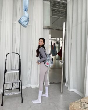 Han Geu-ru Instagram - 선물 감사합니다❤️

#앙트레브 #앙트레브백팩 #entrereves#광고