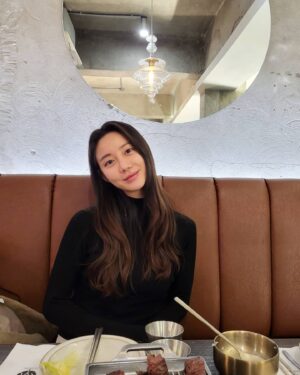 Han Geu-ru Instagram - 2021년
모두 고생 많으셨습니다!!!

새해 복 많이 받으세요🤍

#happynewyear2022 ♥️🙂
