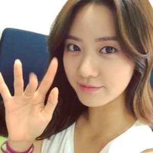 Han Geu-ru Instagram - #연애말고결혼 촬영중.너무많이다쳤다ㅜ반바지도못입겠오ㅠ고생한만큼 더 재밌는 드라마가 완성되길^^